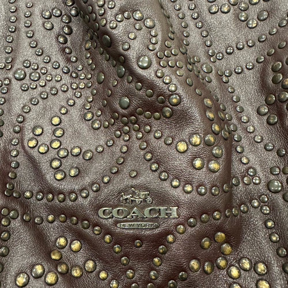 Coach Mini Stud Large Edie - Picture 11 of 12